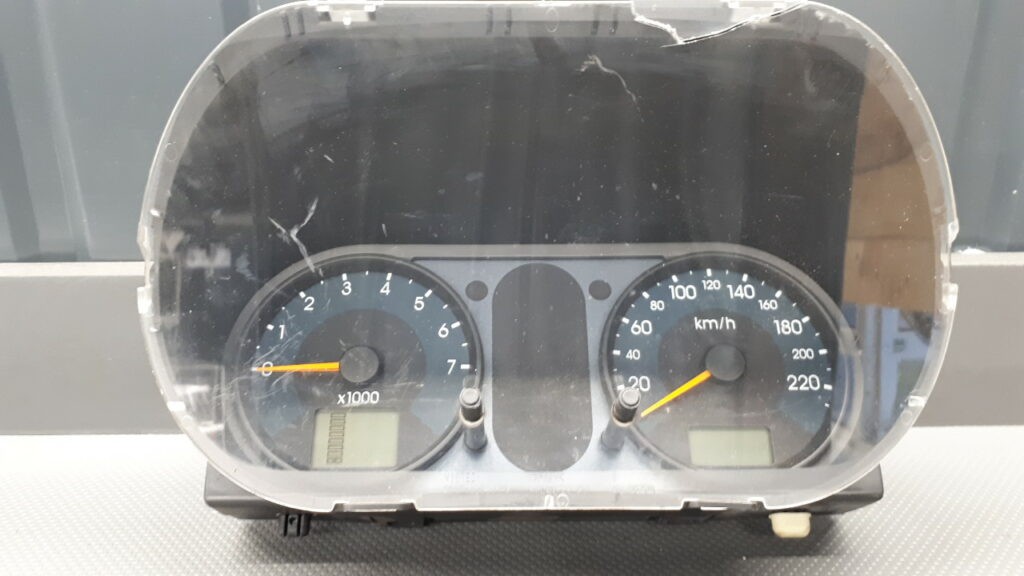 2S6F-10849-JE licznik Ford Fiesta MK6 02-05r