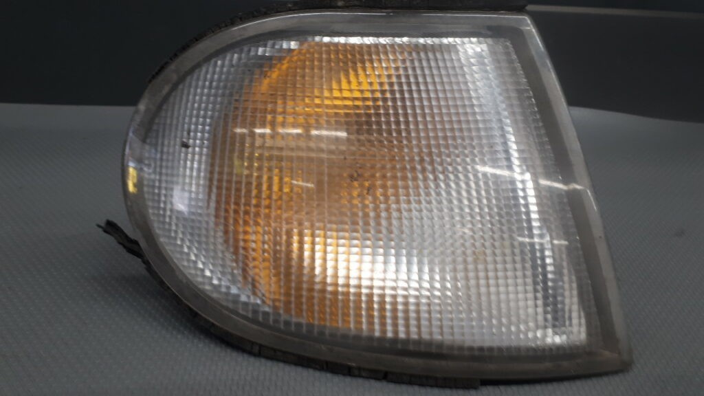 1590-00-01 Kierunkowskaz prawy TATA SAFARI 2.0 01R