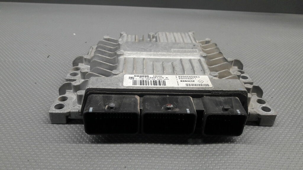 8200565863 komputer silnika Clio III 1.5 DCI