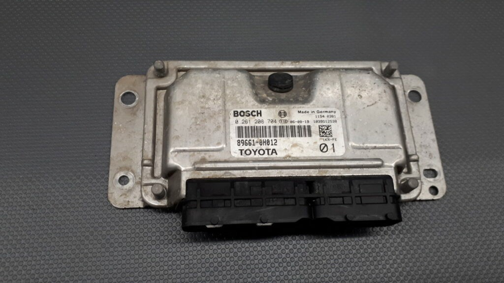 0261208704 sterownik silnika Peugeot 107  C1 1.0 2006r