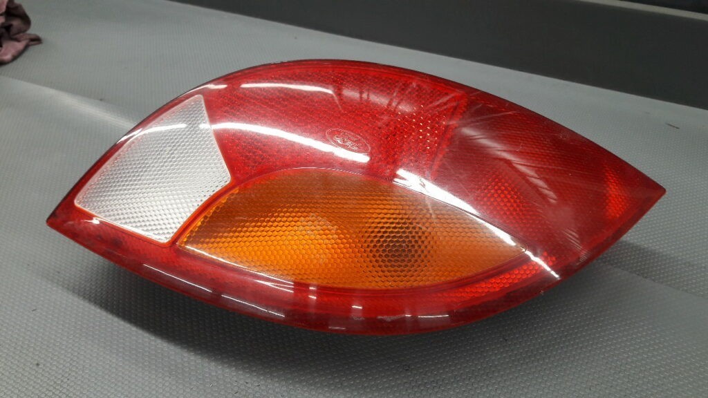 97kg13a602 lampa prawa  tył Ford Ka