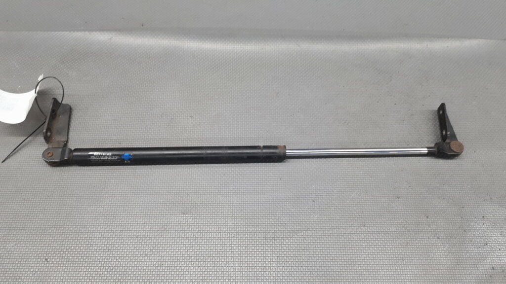 siłownik klapy prawy NISSAN ALMERA N15