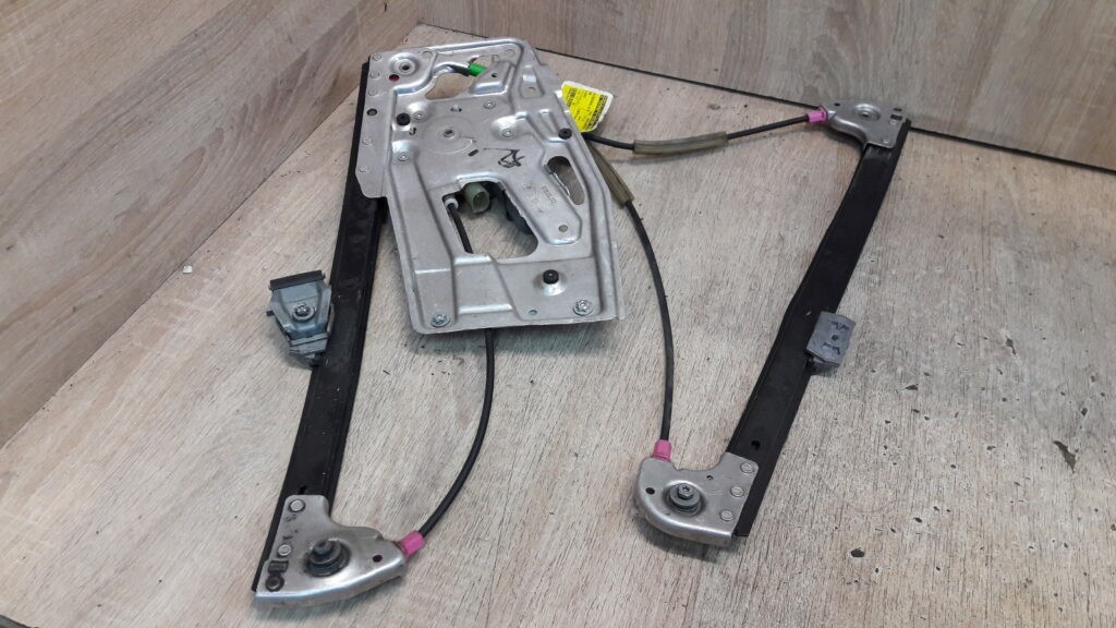8159832 Mechanizm szyby prawy przod BMW E39