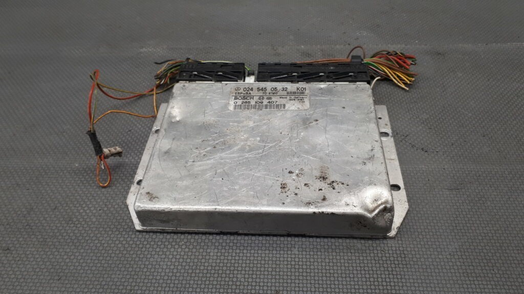 0245450532 Sterownik silnika Mercedes W208 2.8