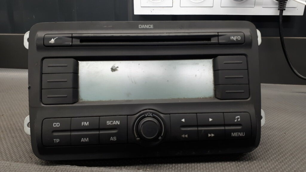 5J0035161A Radio CD Skoda Fabia ll 2008