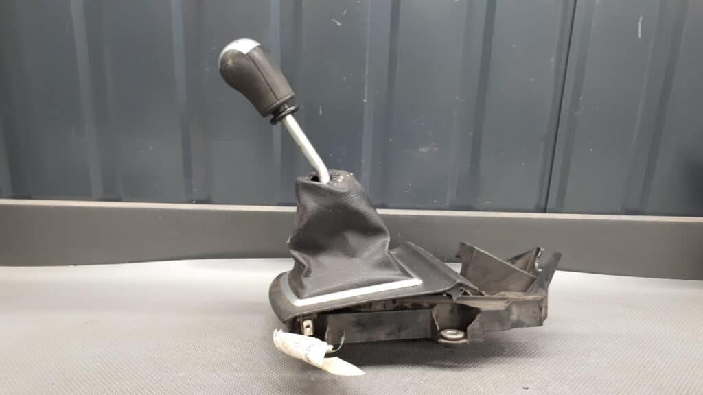 4M5R7C453DA Wybierak zmiany biegow Ford Focus MK2 1.6TDCI