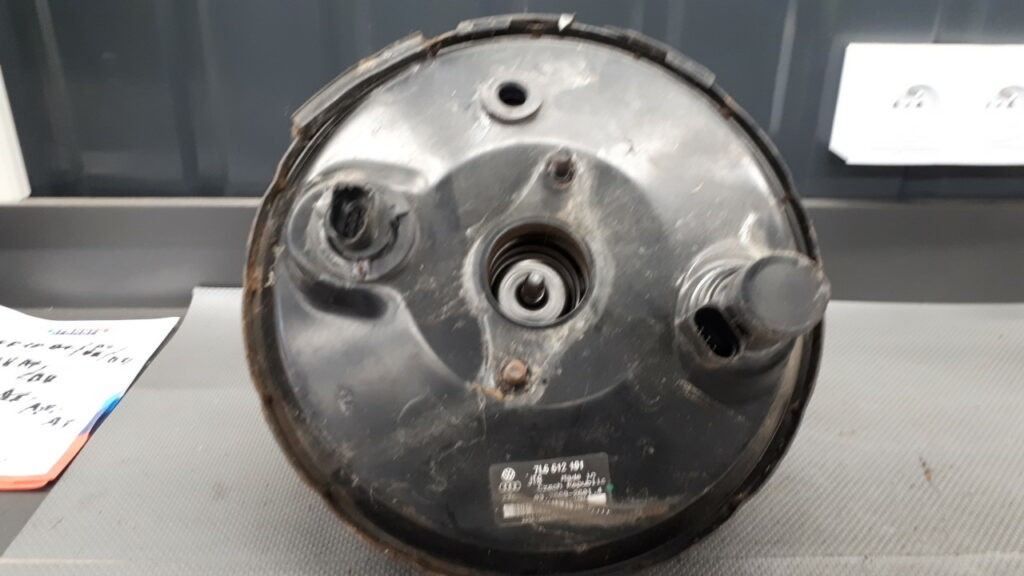 7l6612101 serwo hamulcowe VW Touareg I 7L 02-10r