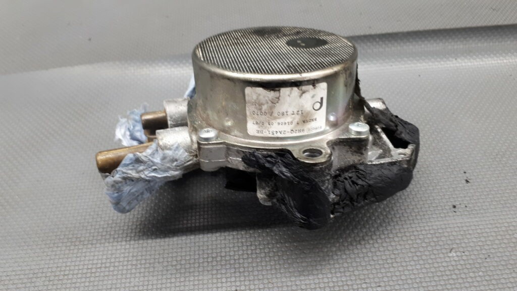 9H2Q-2A451-BE Pompa Vacum Land Rover Discovery IV