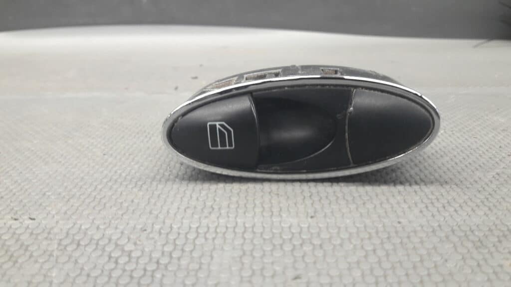A2118218651 przelacznik szyby MERCEDES W211 F