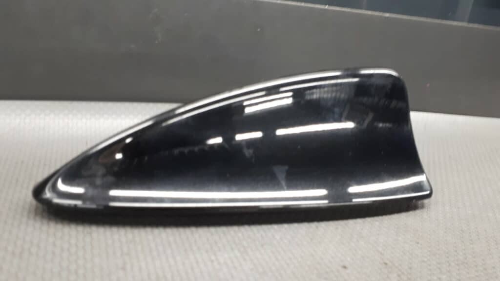 6916877 płetwa dachowa czarna BMW E61 E60  06r