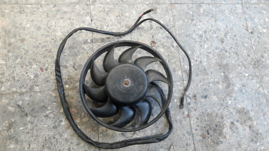 441959455D wentylator chłodnicy Audi V8 D11 3.6