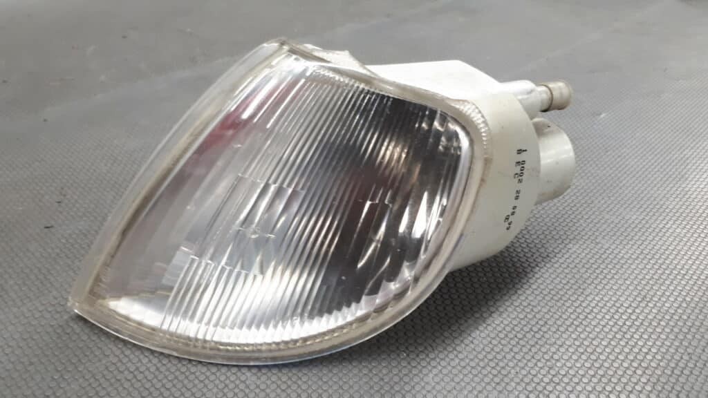 Kierunkowskaz lewy przod CITROEN SAXO 3D 1.1I 98R