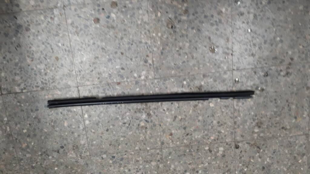 Listwa zgarniajaca prawy tyl VW Golf V