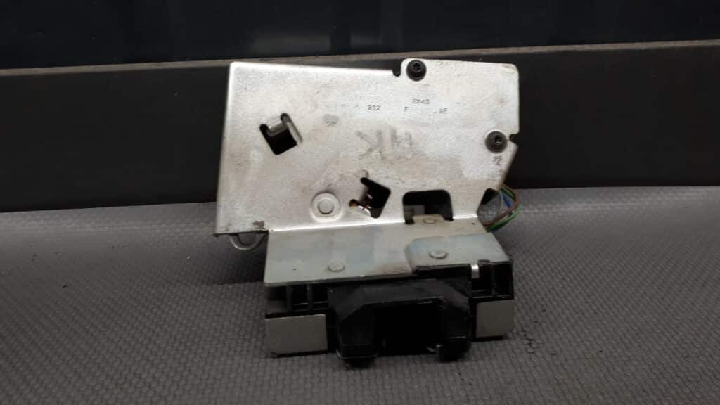 2x43431021 zamek klapy tył Jaguar X-Type II 08r 4pin