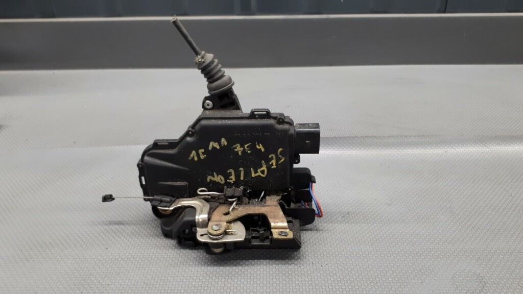 Zamek drzwi prawy tyl Seat Leon I 8 PIN