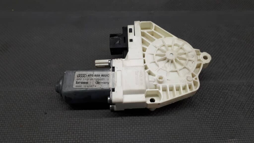 4F0959802C Silniczek szyby prawy tyl Audi A6 C6
