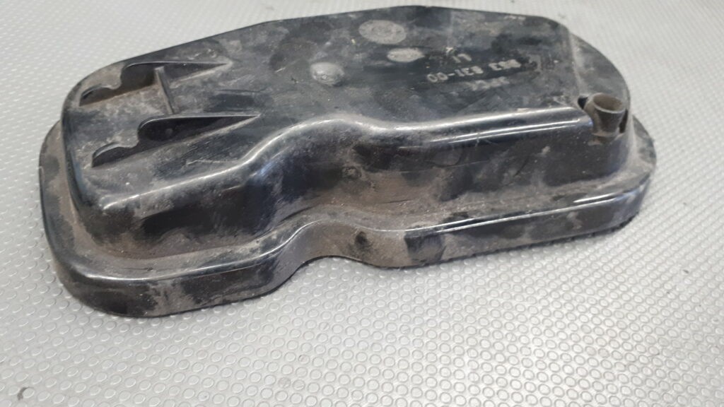 963831-00 dekielek lampy lewy przód VW Polo III
