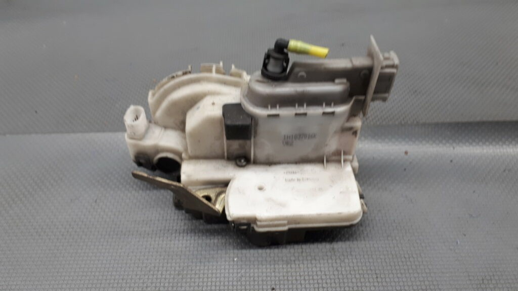 1H1837016K Zamek drzwi prawy przod VW Golf III 4+3 PIN