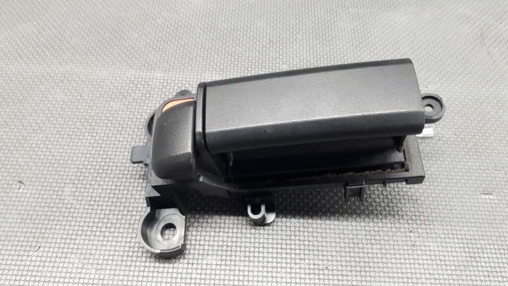 Klamka wewnetrzna lewy tyl Mazda 5 II 11R