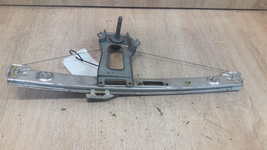 7011206 Mechanizm szyby prawy tyl BMW E46 Sedan