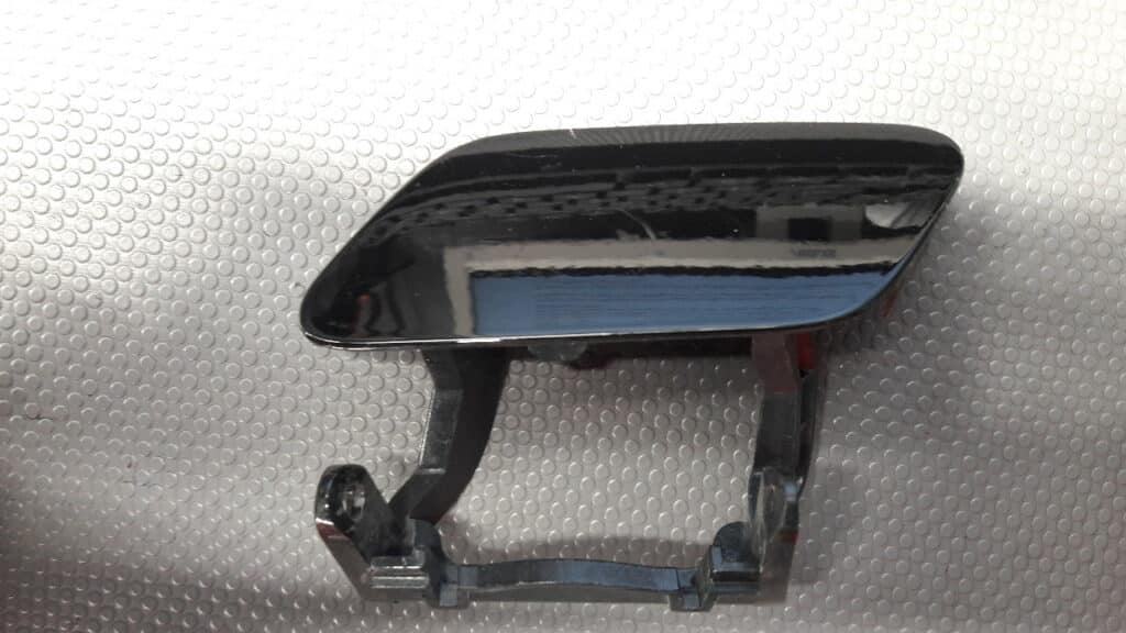 8W0955275D zaślepka spryskiwaczy lewa Audi A4 B9 19r