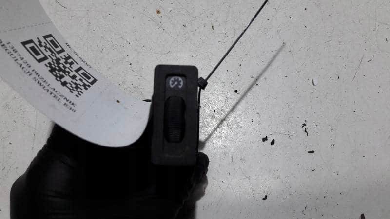 1387429 Przelacznik regulacji podswietlenia deski BMW E36