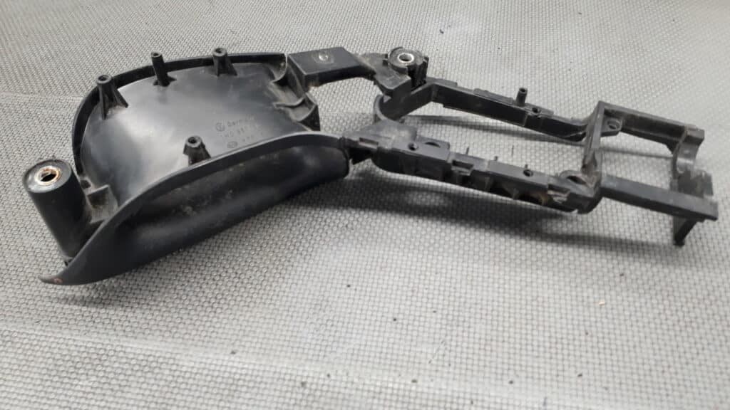 1H0867180 Rączka drzwi prawy przód VW Golf III