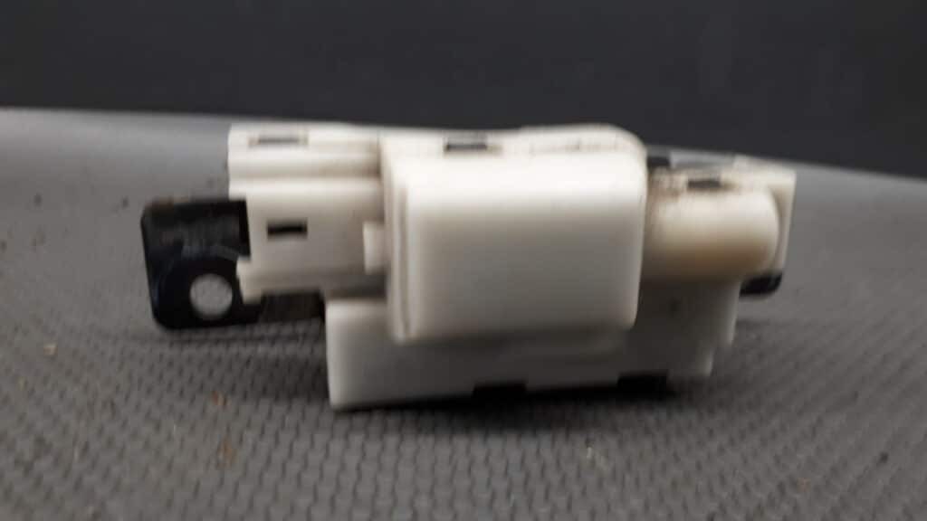 8200076240 Zamek klapy Renault Scenic II