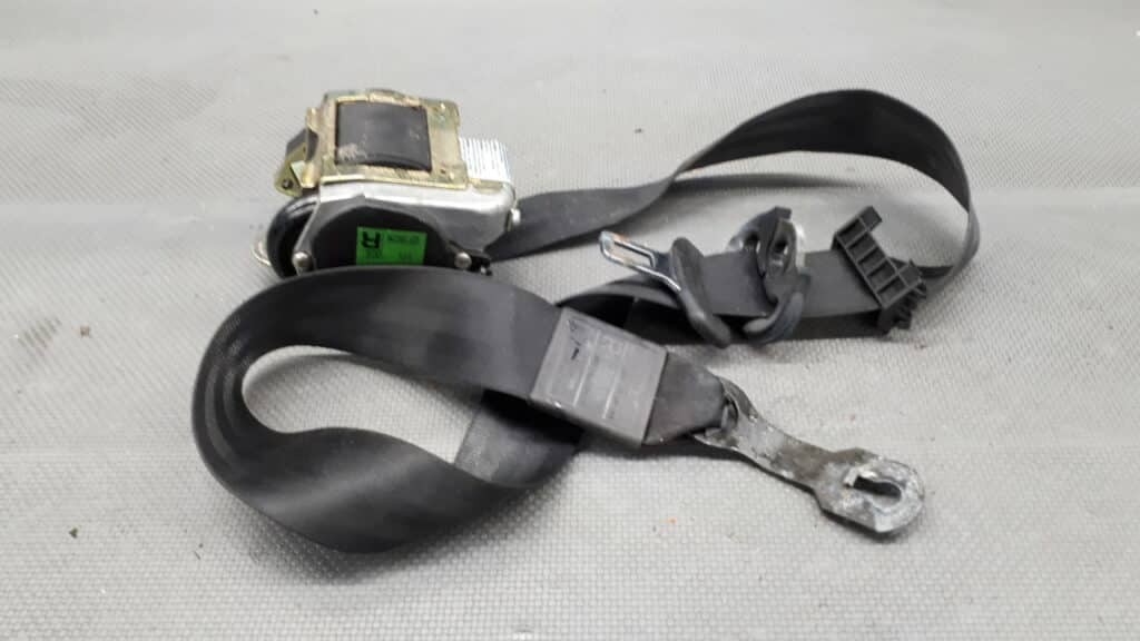4D0857706Q Pas prawy przod Audi A8 D2