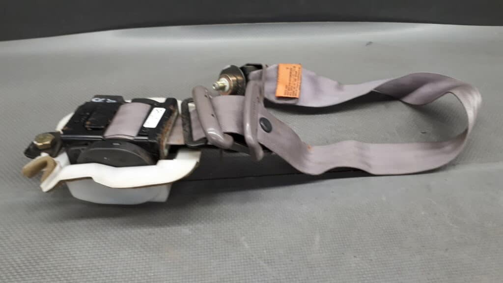 Pas prawy przod Mazda Xedos 6 92r
