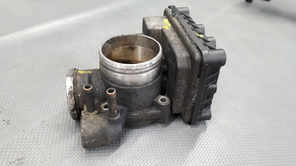 A1661500779 Sterownik silnika Mercedes W168 A210 2.0
