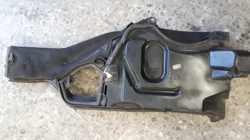 6921601 Obudowa filtra kabinowego BMW E60