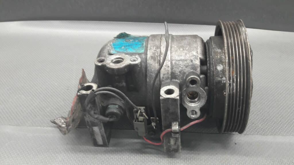 9260077J00 kompresor klimatyzacji Nissan Primera P10 2.0 I 90r