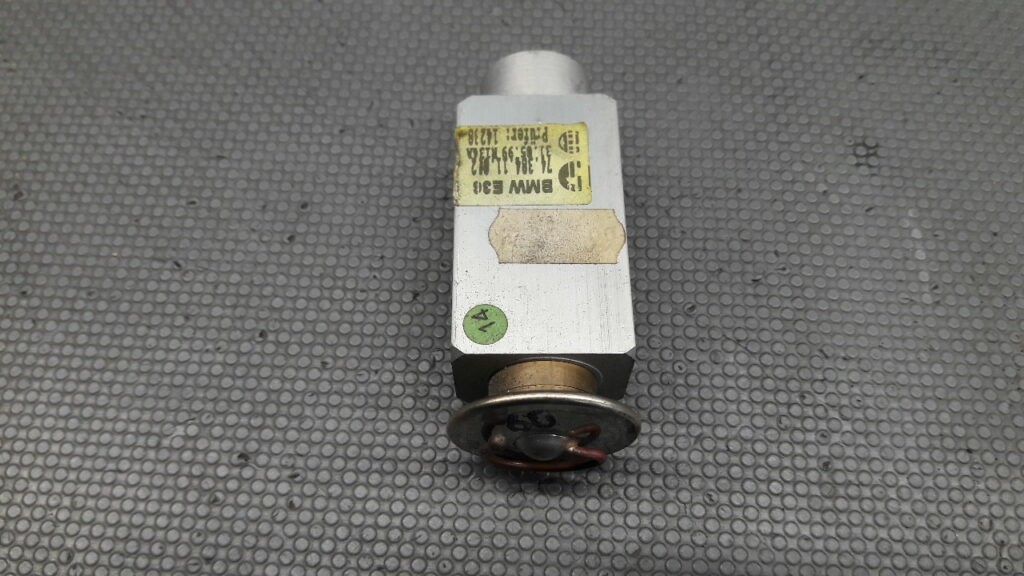 8362851 zawor razprezny klimatyzacji Bmw E36