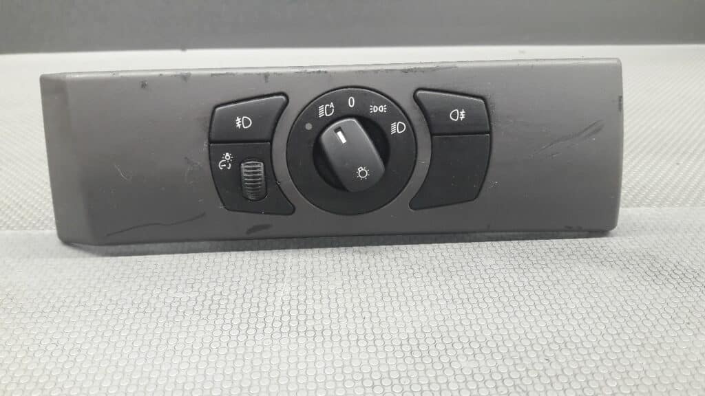 6953736 przelacznik wlacznik swiatel BMW E60 E61