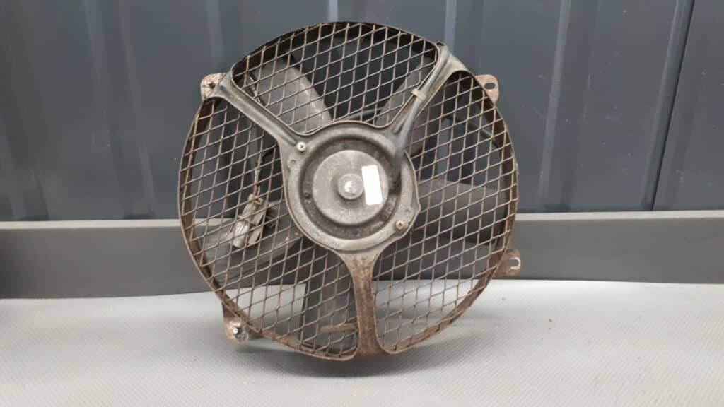 95560-60G40-020 Wentylator chlodnicy Suzuki Baleno 1.3 96r