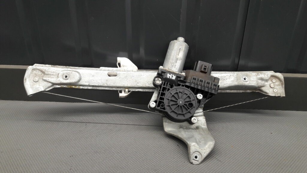 0322012985 mechanizm szyby prawy tyl Jaguar X-Type 25r