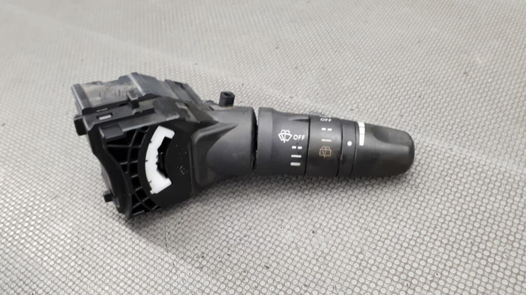 252608H705 przełącznik wycieraczek Nissan Xitrail