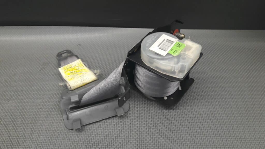 pas srodkowy tyl Hyundai  Sonata EF 01-02r
