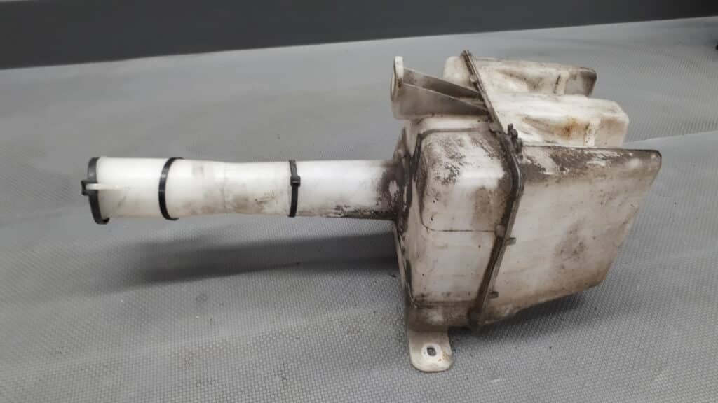 98610-29000 Zbiornik plynu spryskiwaczy Hyundai Sonata IV 2.4