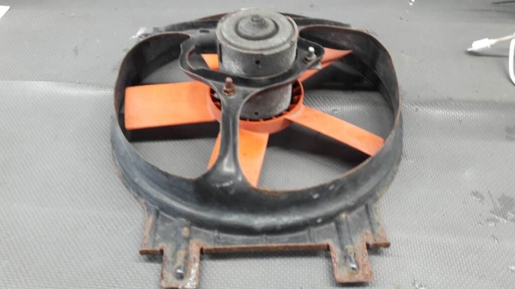 87AB8600A2A Wentylator Ford Courier Fiesta 1,3