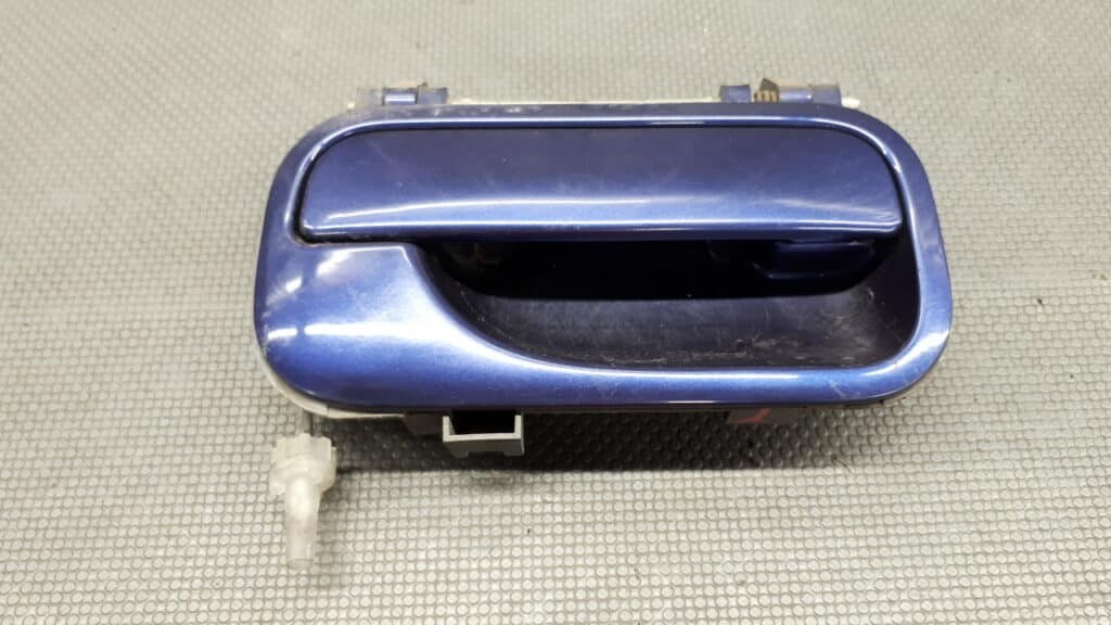 Klamka prawy przod Opel Vectra B GRANATOWE