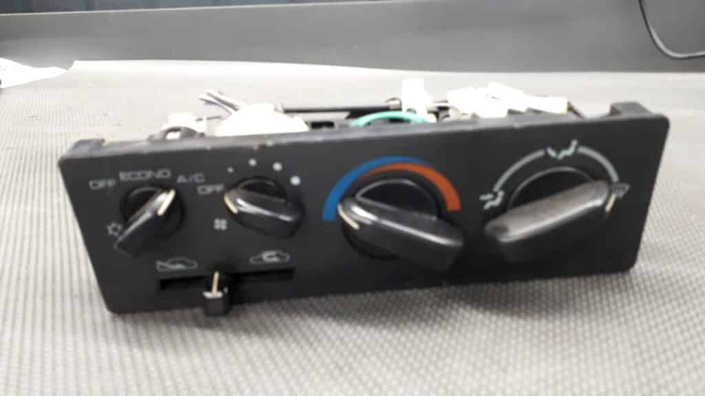 Panel sterowania nawiewu klimy Space Wagon 91-98