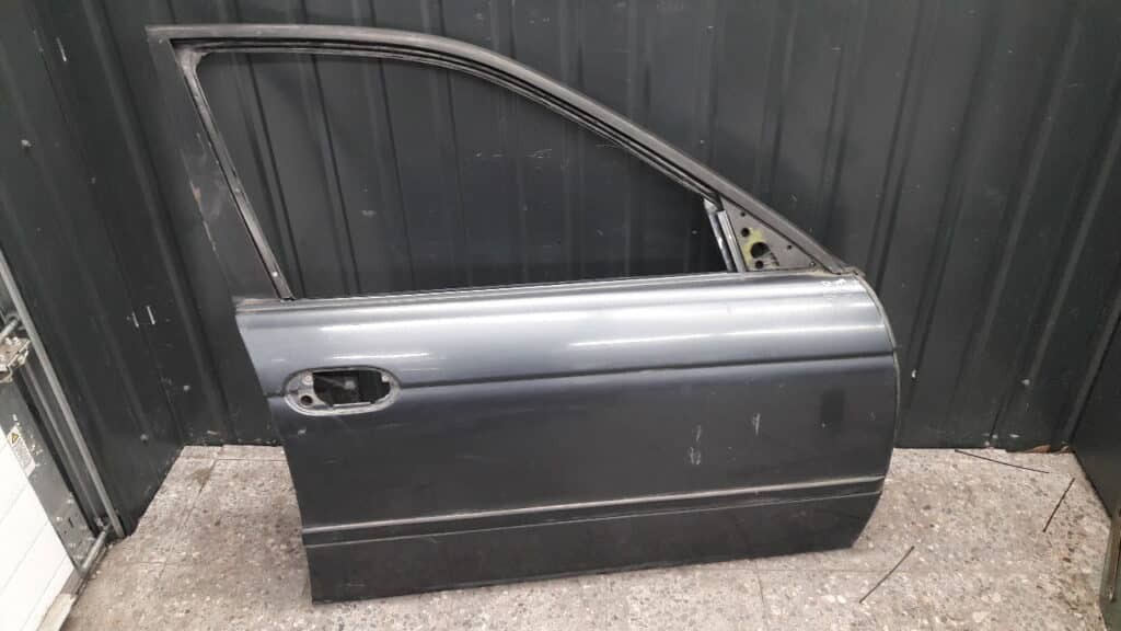 drzwi prawy przód BMW E39 szare sedan