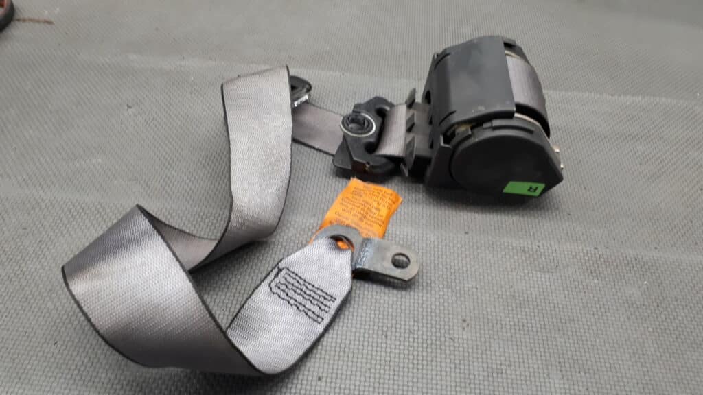 8217386 Pas bezpieczeństwa prawy przód BMW E38 740d 98-01r