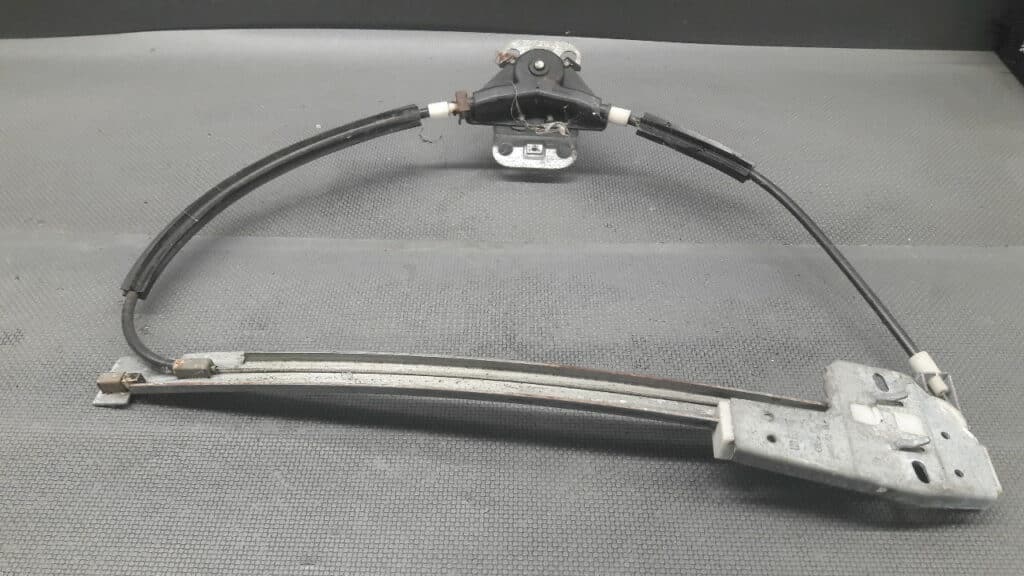 357839401 mechanizm szyby lewy tyl VW PASSAT B4