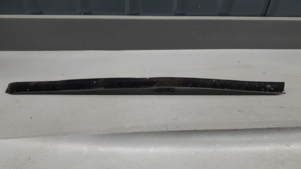 8230491 Listwa drzwi lewy tyl BMW E38 99R