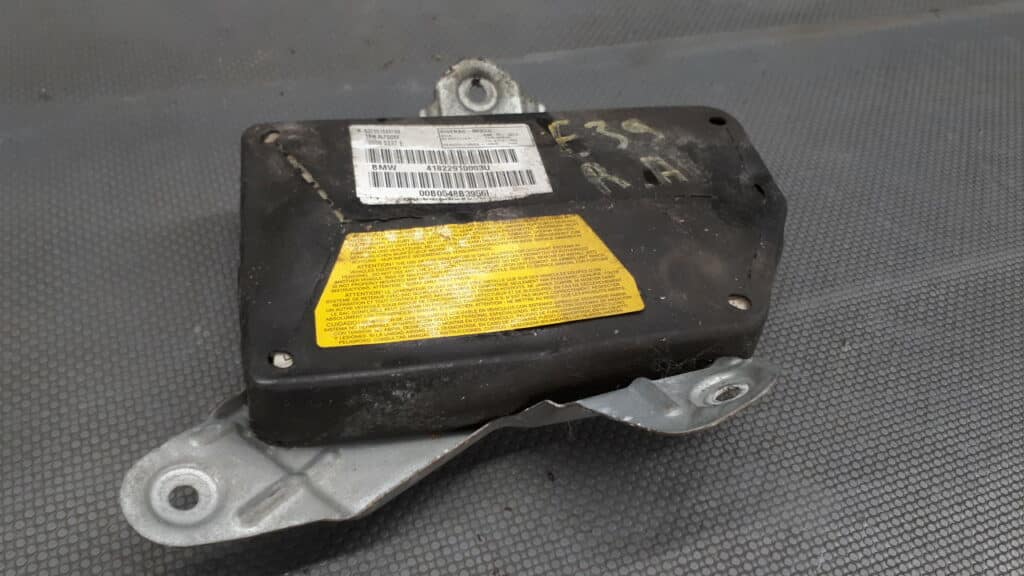 41822910003U Poduszka drzwi prawy przod BMW E39