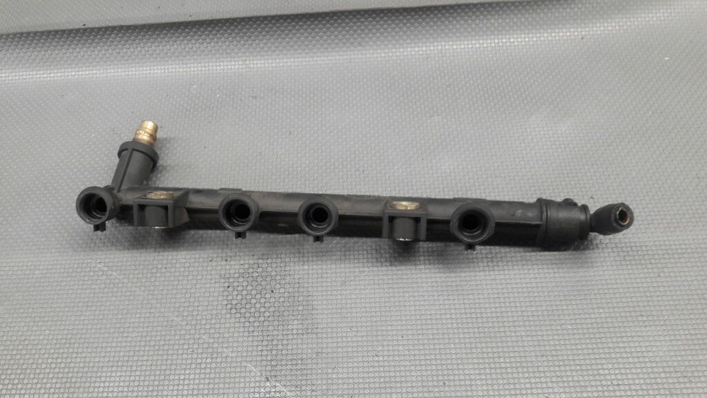 3219018301 Listwa wtryskowa Fiat Punto II 1,2