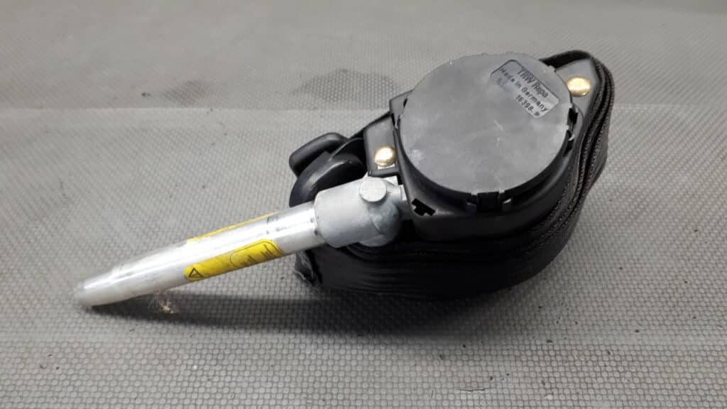 Pas bezpieczeństwa prawy przód Alfa Romeo 166